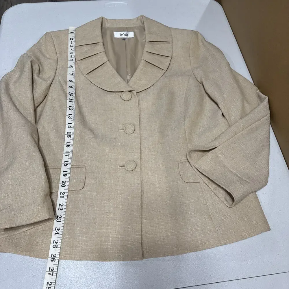 Le Suit Women's Blazer Jacket Pleated Colar Three Button Size 18 Beige Classic - Picture 9 of 10